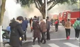 小伙爆料大火收汁视频,大火收汁，美味瞬间升级！