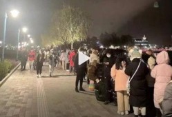 网红迪士尼最新爆料,网红揭秘隐藏彩蛋，带你探索梦幻乐园的神秘角落