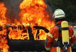 美国消防员爆料案件最新,最新案件背后惊人真相曝光